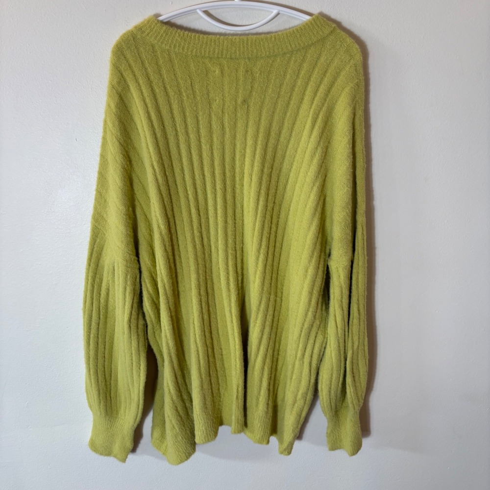 Aerie Buttercream Crewneck Sweater in Chartreuse Size Medium - Picture 8 of 8